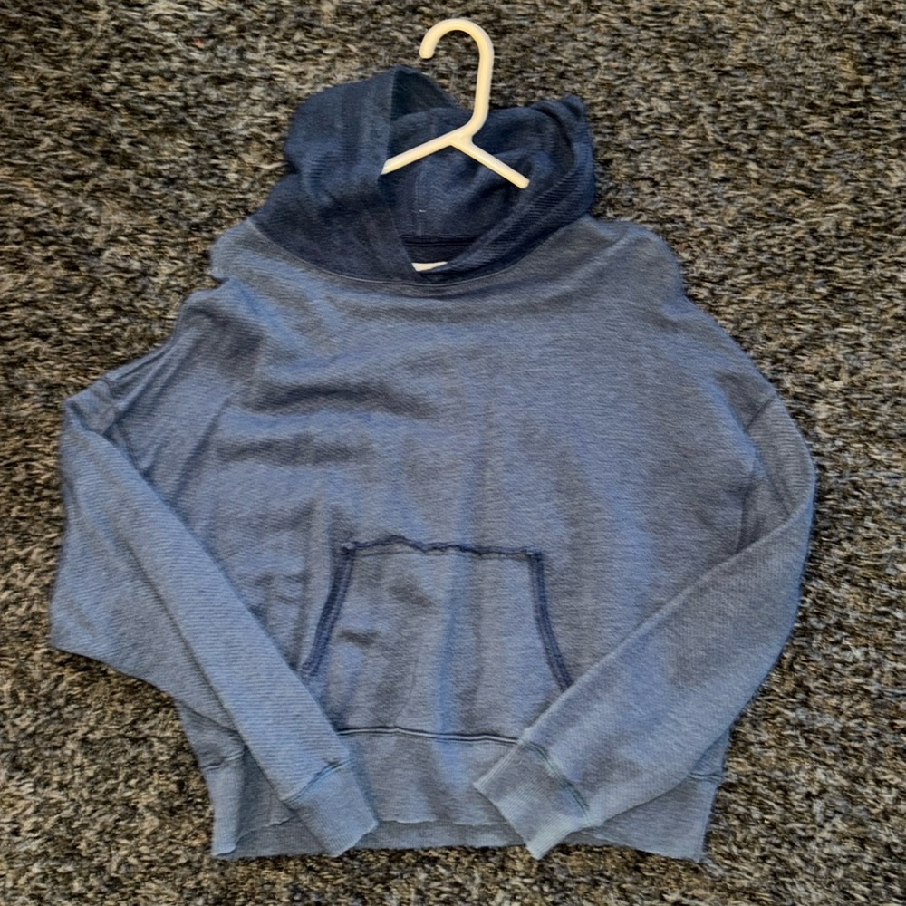 Brand new without tags blue AE sweatshirt